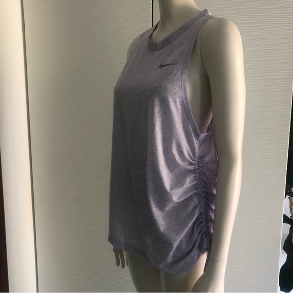 Nike top - Picture 2 of 7